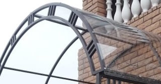 Кованные навесы над крыльцом дома в Белореченске - купить по цене от 2118 руб