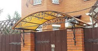 Навесы над калиткой - монтаж в Белореченске от НавесыБлч | от 1800 рублей